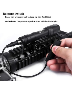 wadsn SF M600U flashlight black/tan  600lm.